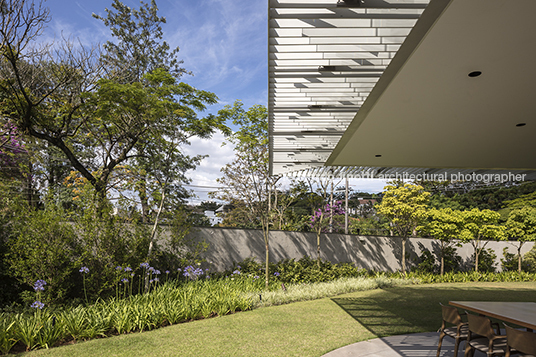 casa triângulo bernardes arquitetura