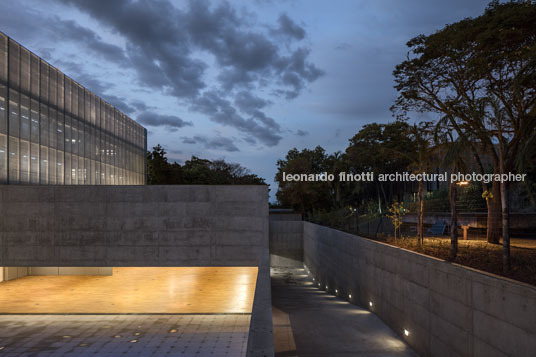 cnm mira arquitetos