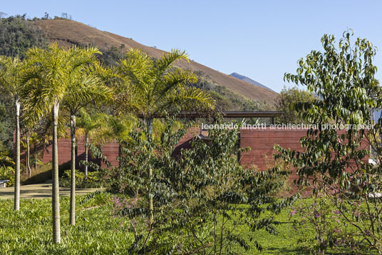 casa terra bernardes arquitetura