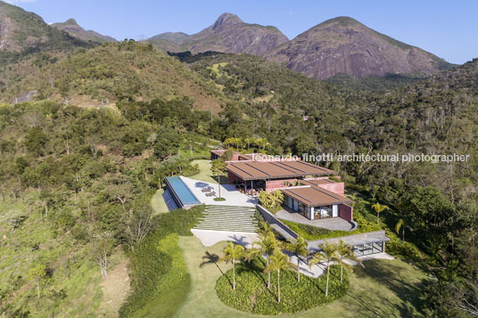 casa terra bernardes arquitetura