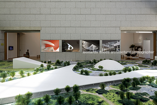 oscar niemeyer: the man who built brasilia - mot sanaa