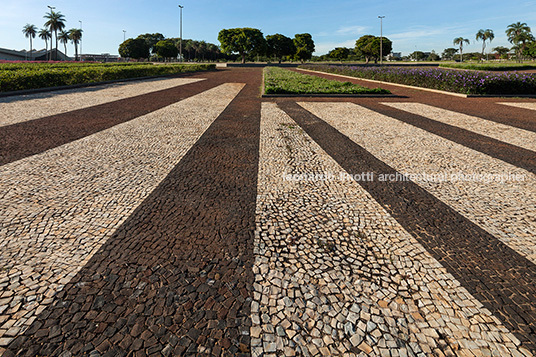 praça dos cristais burle marx