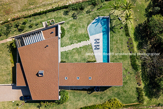 casa rrm - fazenda boa vista bernardes arquitetura