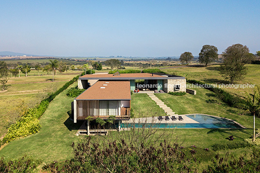 casa rrm - fazenda boa vista bernardes arquitetura