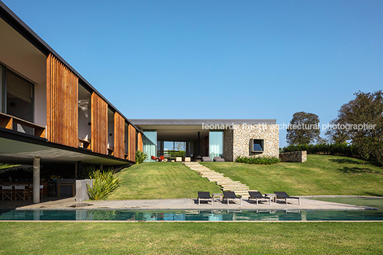 casa rrm - fazenda boa vista bernardes arquitetura