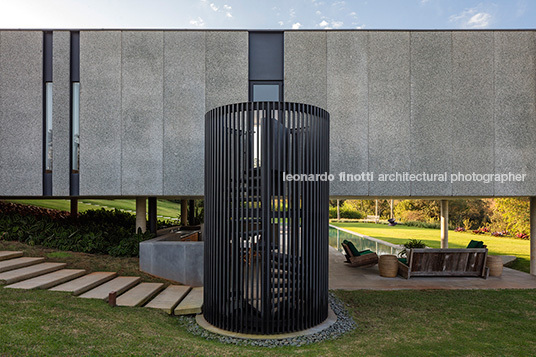 casa rrm - fazenda boa vista bernardes arquitetura