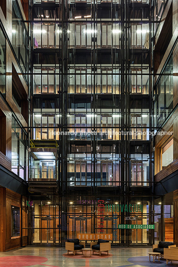 centro de innovación - universidad católica alejandro aravena