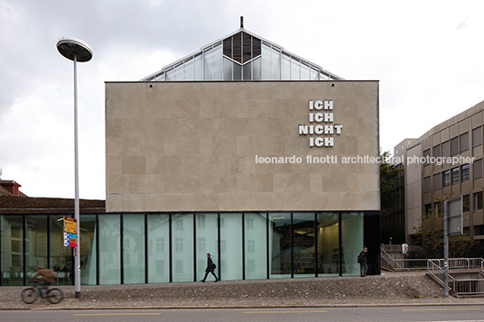 extension of the aargauer kunsthaus herzog & de meuron