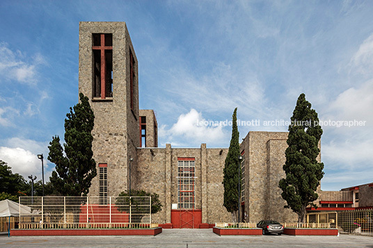 iglesia de la santa cruz pedro castellanos lambley