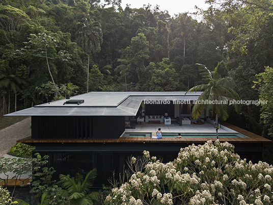 casa cmh - são pedro jacobsen arquitetura