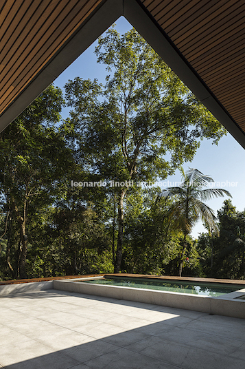 casa cmh - são pedro jacobsen arquitetura