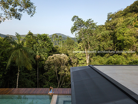 casa cmh - são pedro jacobsen arquitetura