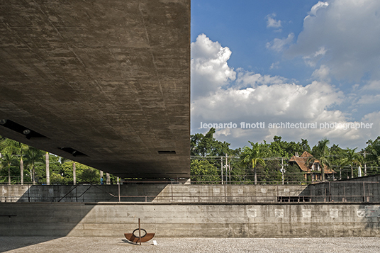 mube paulo mendes da rocha