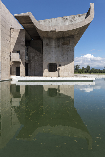 palace of assembly le corbusier