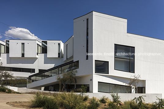 universidad adolfo ibañez - edificio e-campus peñalolen josé cruz ovalle