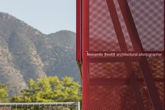 red pavilion sarovic plaut arquitectos