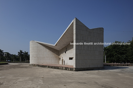 panjab university gandhi bhawan pierre jeanneret