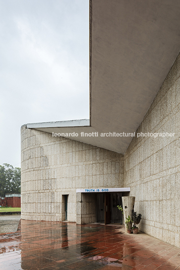 panjab university gandhi bhawan pierre jeanneret