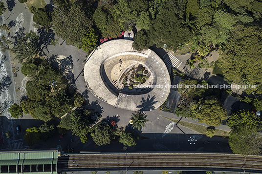 pabellón de acceso al jardín botánico lorenzo castro