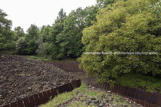 parc de pedra tosca rcr arquitectes