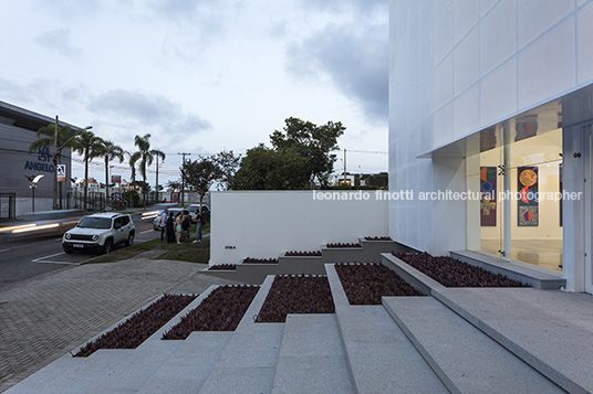 galeria simões de assis cwb arquea