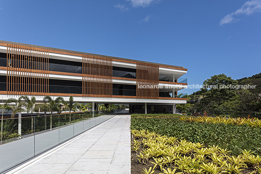 fasano angra dos reis bernardes arquitetura