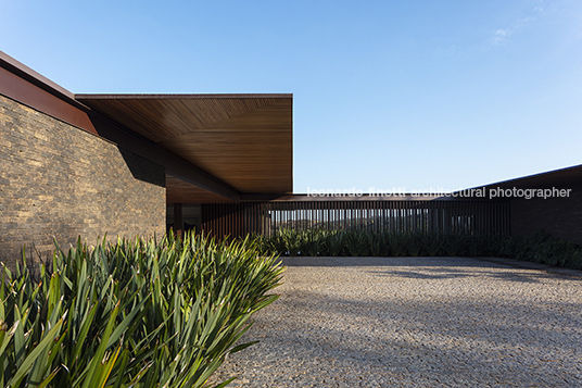 casa lr - fazenda boa vista jacobsen arquitetura