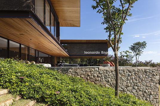 casa lr - fazenda boa vista jacobsen arquitetura