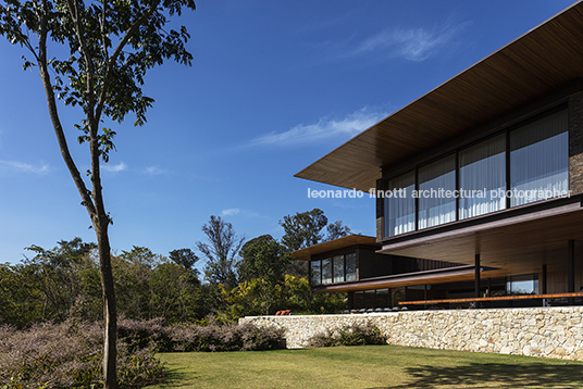 casa lr - fazenda boa vista jacobsen arquitetura