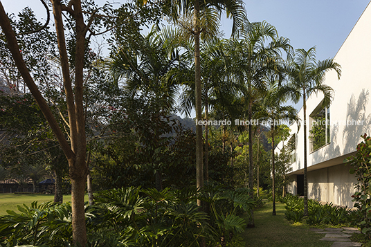 casa ab isay weinfeld