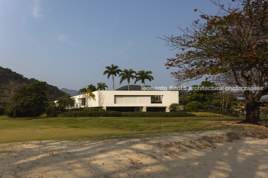 casa ab isay weinfeld