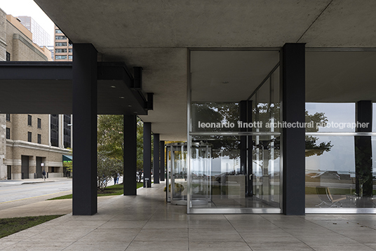 860-880 lake shore apartments mies van der rohe