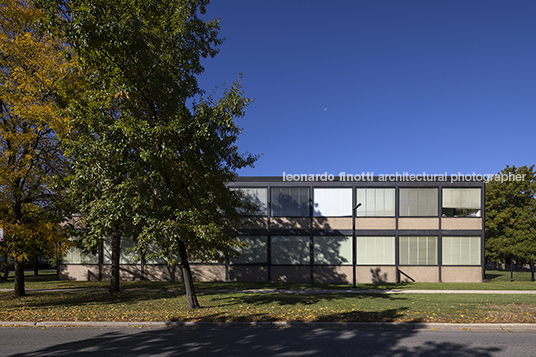 iit harold leonard stuart building skidmore, owings & merrill