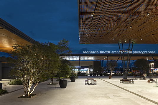 praça aeroporto flp ja8 arquitetura e paisagem