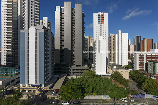 setai casas verticais leonardo maia