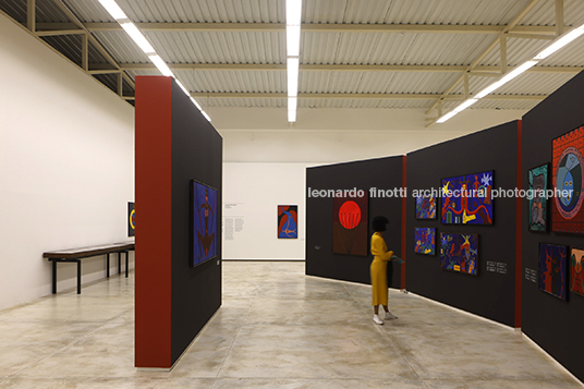 galeria mata - inhotim paulo orsini