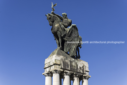 monumento a ramos de azevedo galileo emendabili