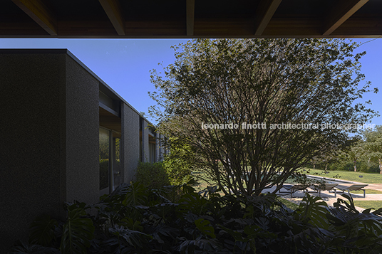 casa rcn - fazenda boa vista jacobsen arquitetura