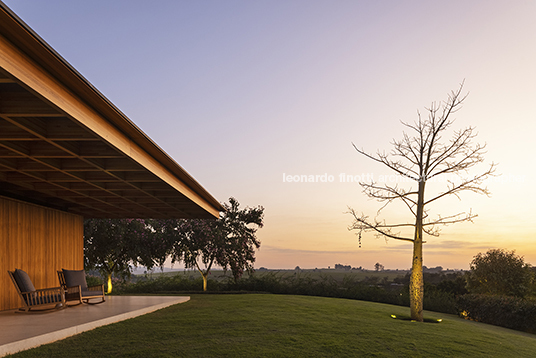 casa rcn - fazenda boa vista jacobsen arquitetura