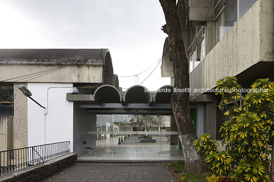 facultad de arquitectura y urbanismo - universidad central de ecuador luis oleas