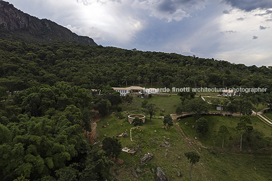 capela ao pé da serra são josé mach arquitetos