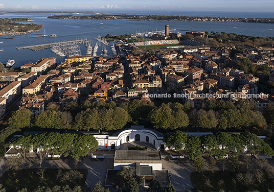 pavilhão brasileiro na bienal de veneza gabriela de matos