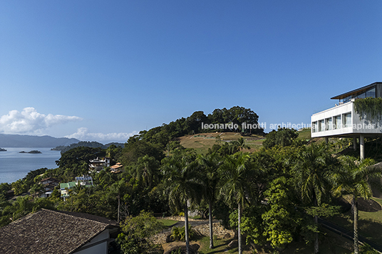 casa mm bernardes arquitetura