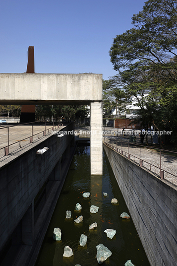 amelia toledo: paisagem cromática - mube fernando limberger