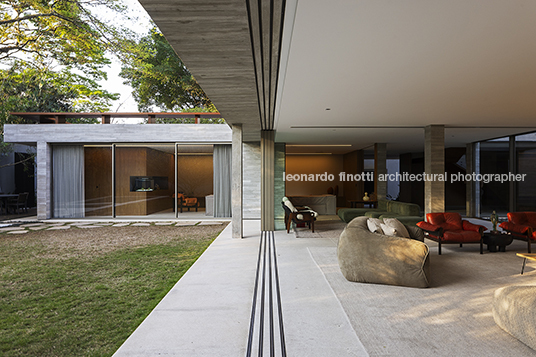 casa no morumbi luiz paulo andrade arquitetos