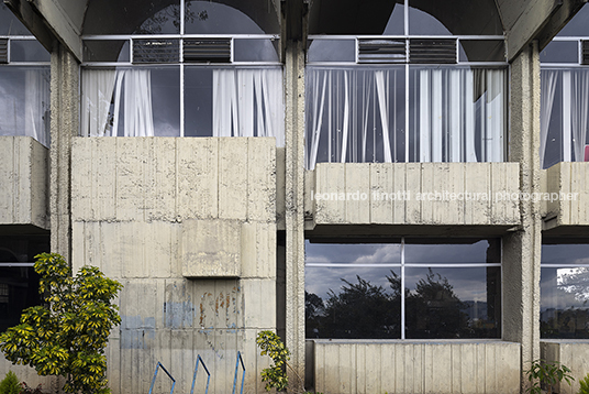 facultad de arquitectura y urbanismo - universidad central de ecuador luis oleas