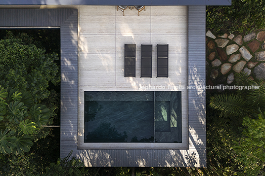 casa rc - iporanga jacobsen arquitetura