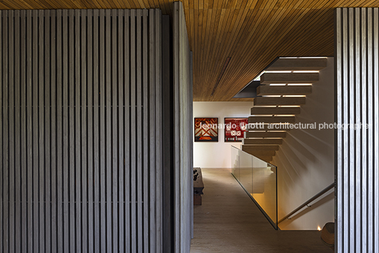 casa rc - iporanga jacobsen arquitetura