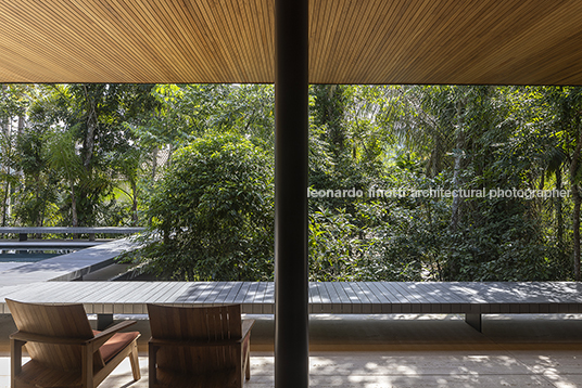 casa rc - iporanga jacobsen arquitetura
