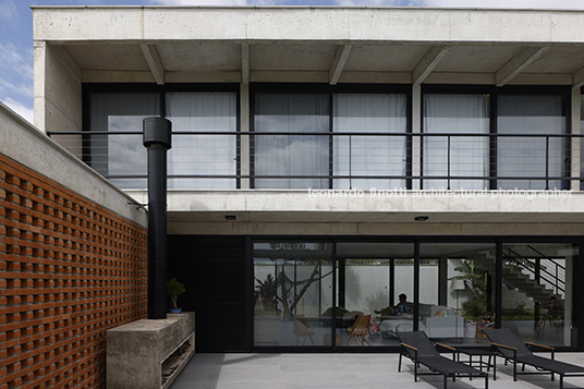 casa rf jobim carlevaro arquitetos